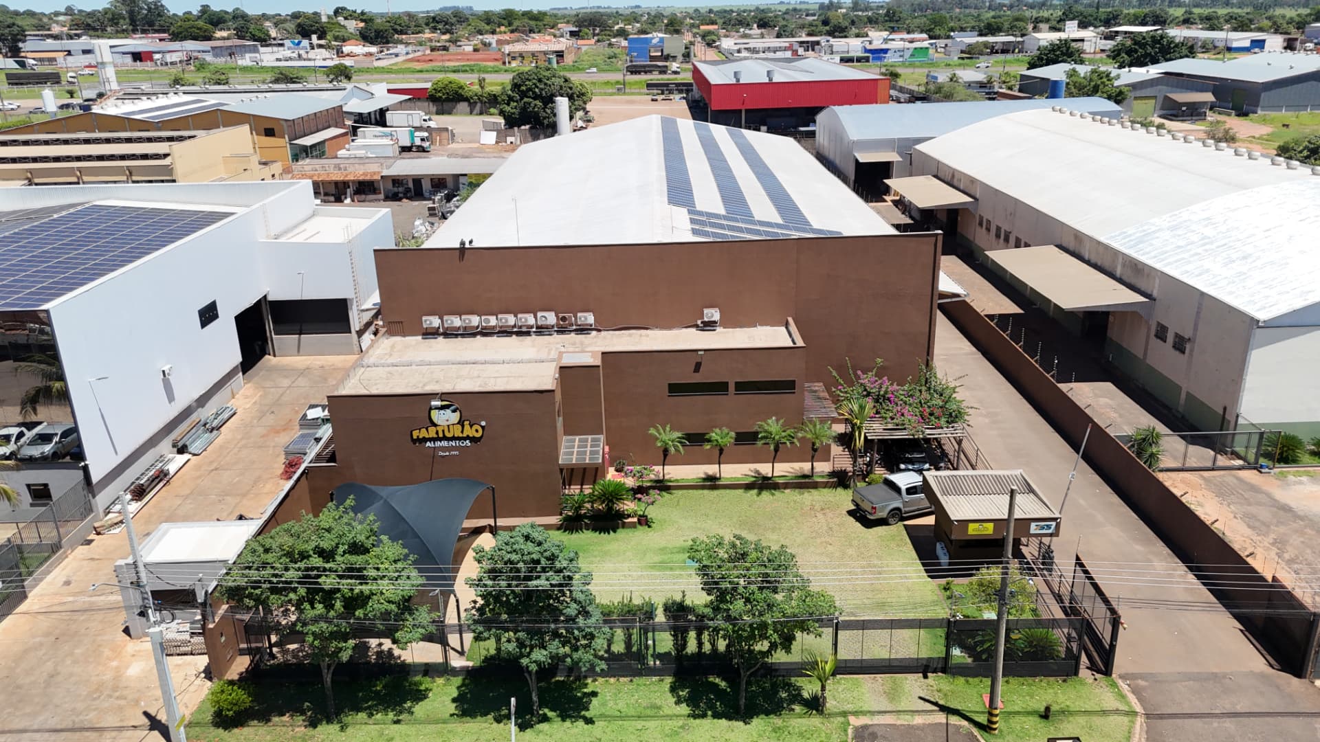 Vista externa do galpão do Farturão em Campo Grande